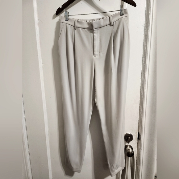 Uniqlo Joggers-Style Hem Pants Size Women's Medium - Picture 1 of 3